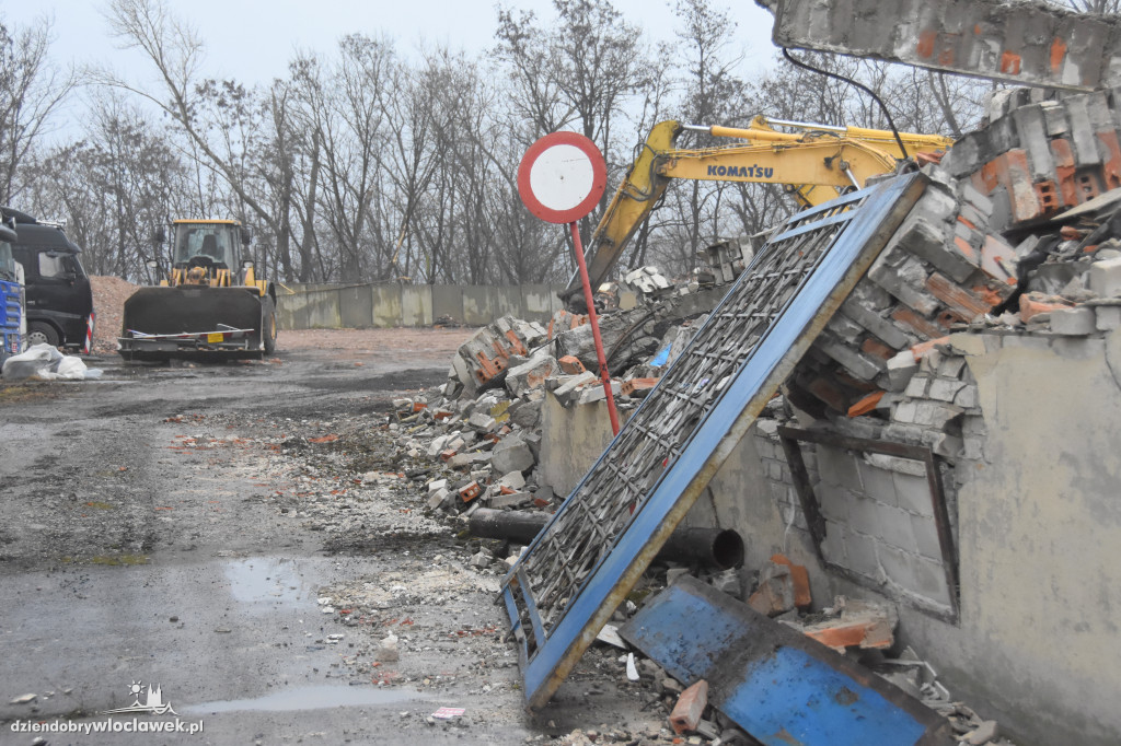 Stara fabryka zrównana z ziemią