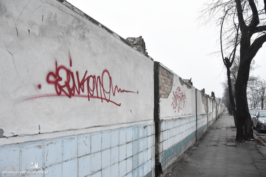 Stara fabryka zrównana z ziemią