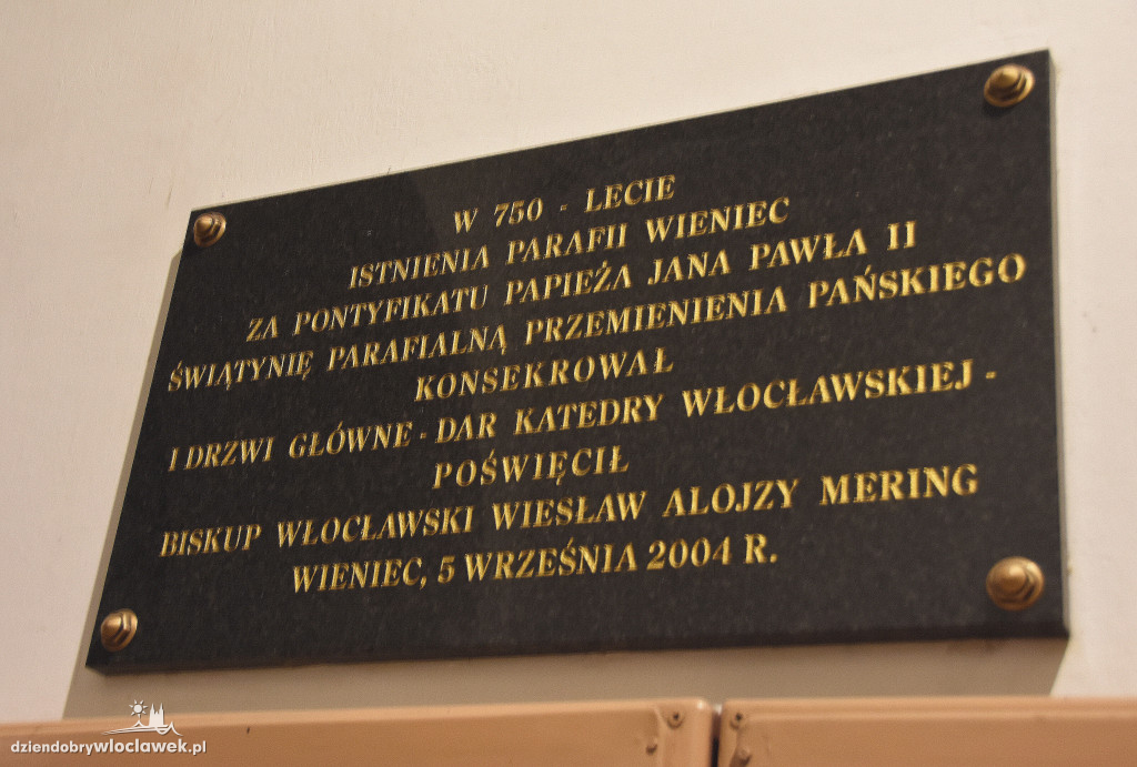 Wprowadzenie relikwii do kościoła w Wieńcu