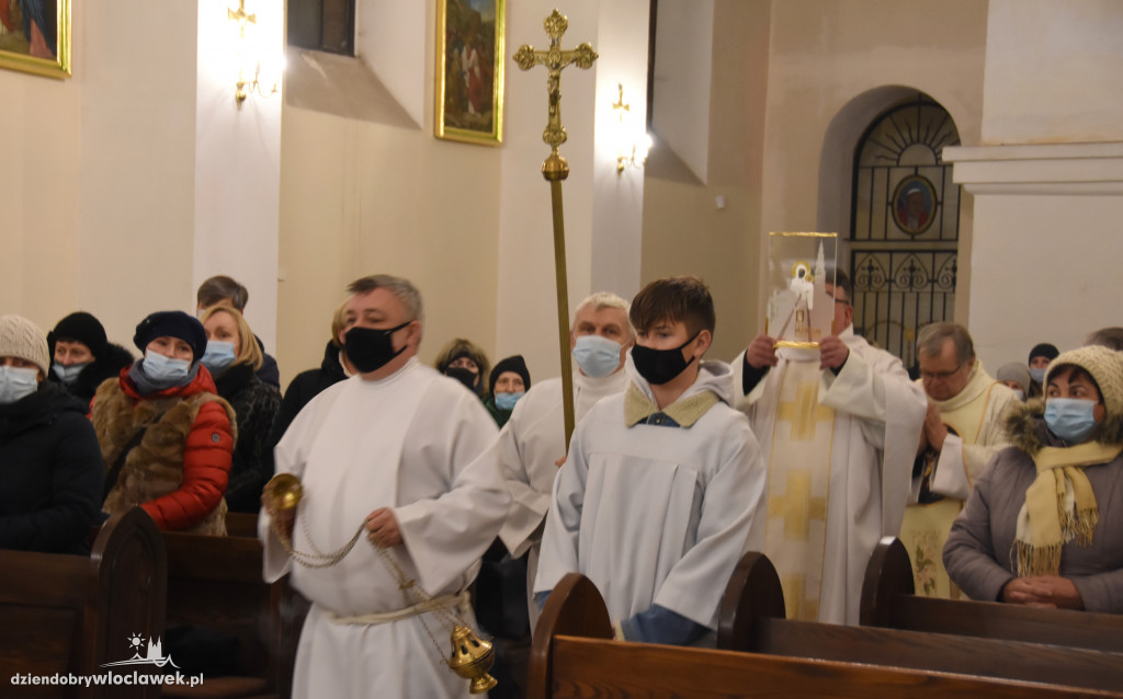 Wprowadzenie relikwii do kościoła w Wieńcu