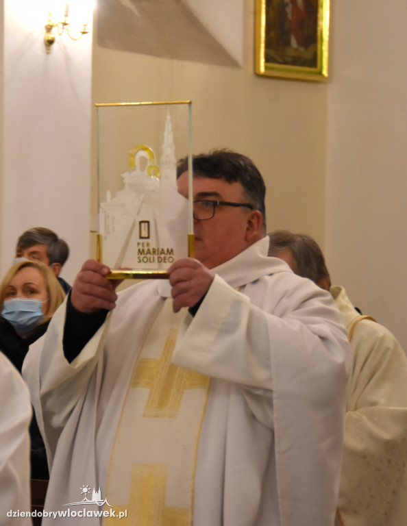 Wprowadzenie relikwii do kościoła w Wieńcu