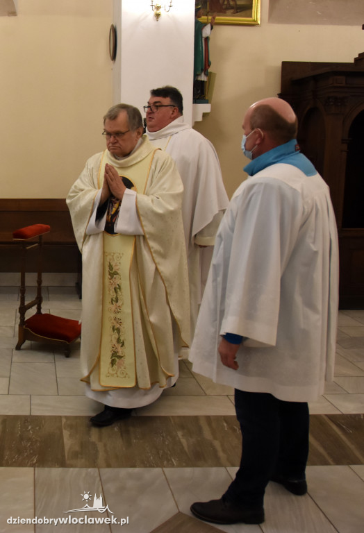 Wprowadzenie relikwii do kościoła w Wieńcu
