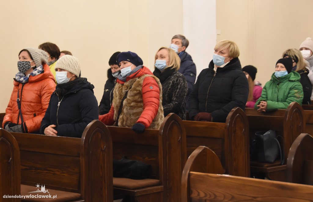 Wprowadzenie relikwii do kościoła w Wieńcu