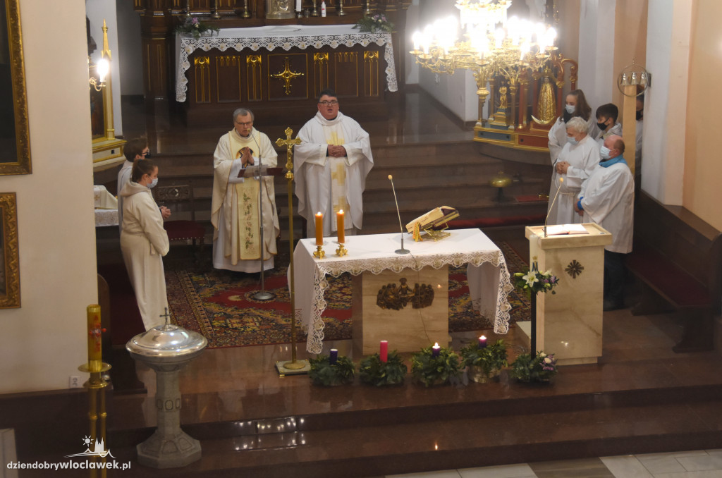 Wprowadzenie relikwii do kościoła w Wieńcu