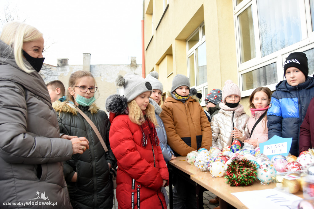 Ubieranie śródmiejskiej choinki
