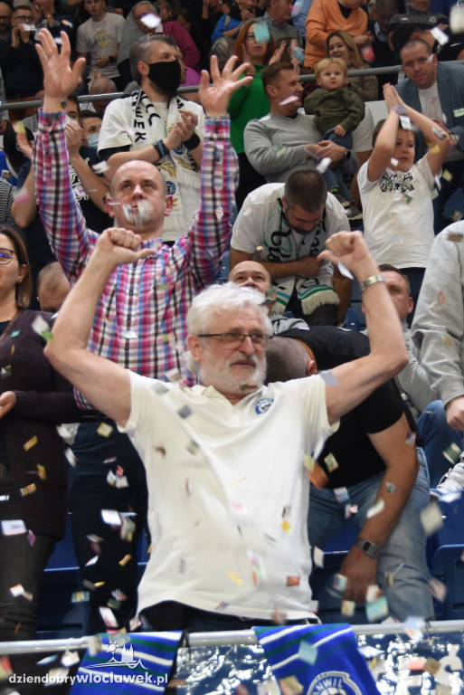 Kibice Anwilu na meczu z HydroTruckiem