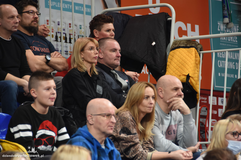 Kibice Anwilu na meczu z HydroTruckiem
