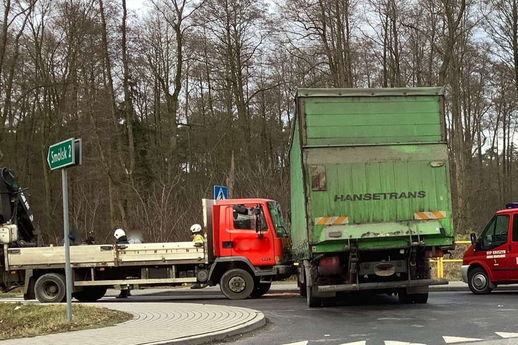 Zderzenie dwóch ciężarówek