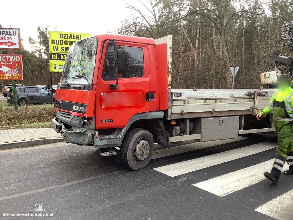 Zderzenie dwóch ciężarówek