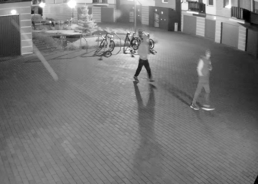 Policja szuka tych mężczyzn