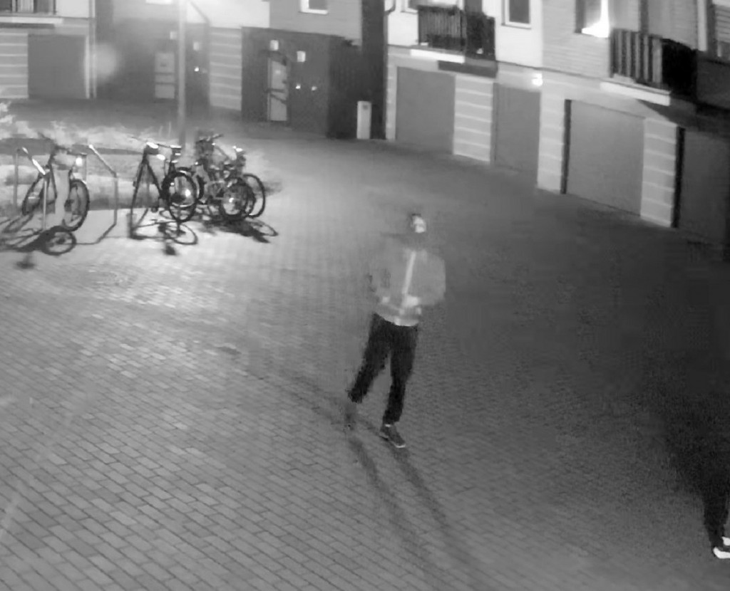 Policja szuka tych mężczyzn