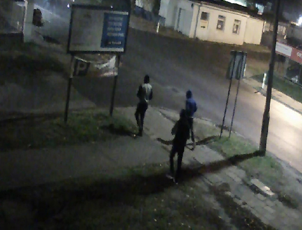 Policja szuka tych mężczyzn