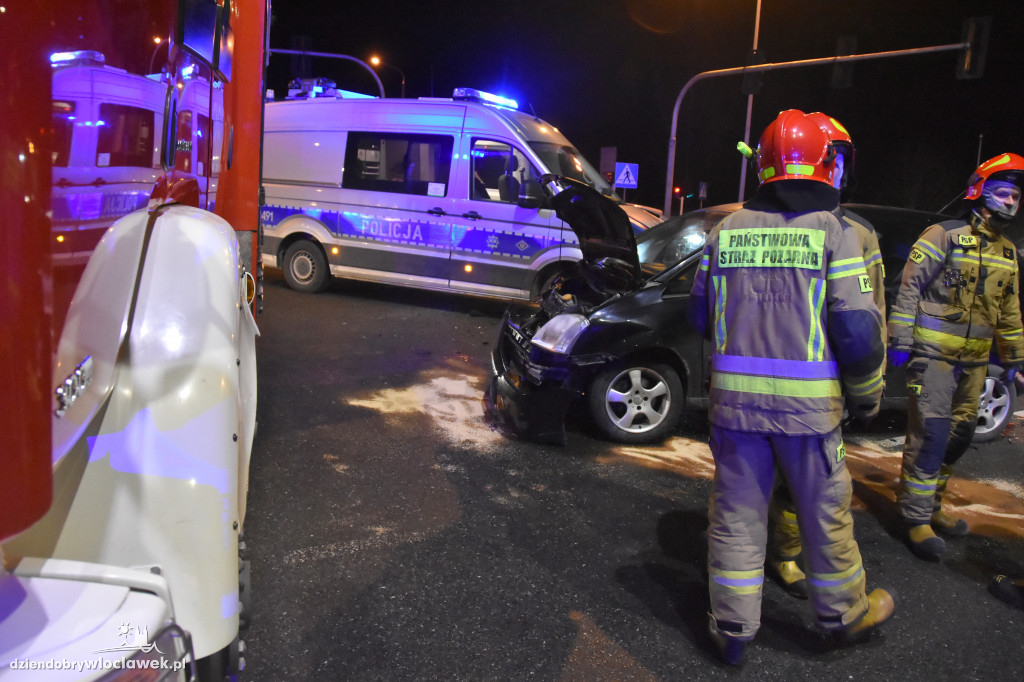 Zderzenie na al. Królowej Jadwigi! Są utrudnienia w ruchu