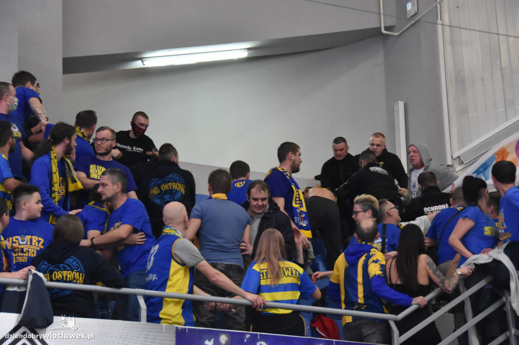 Starcie kibiców w Hali Mistrzów
