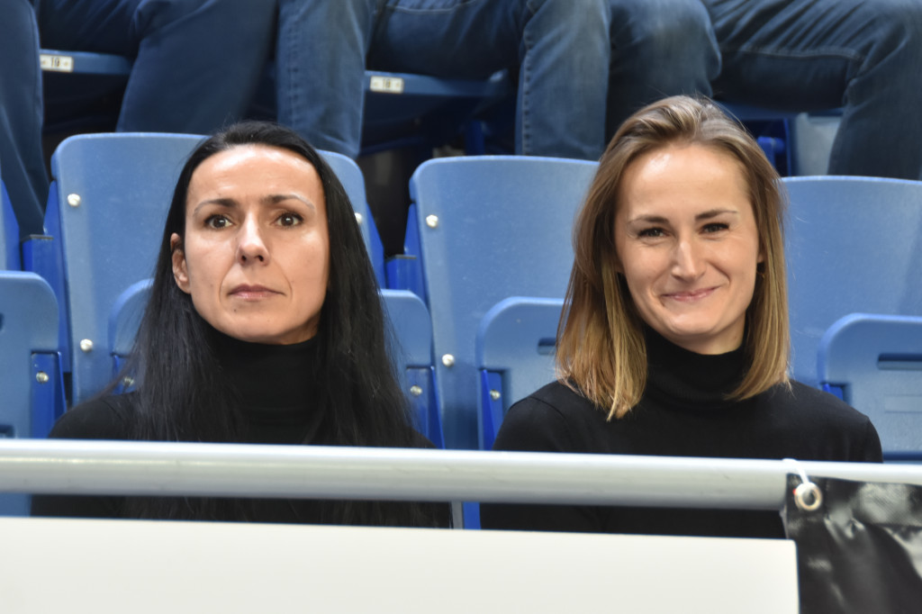 Kibice na meczu z Basketem Brno