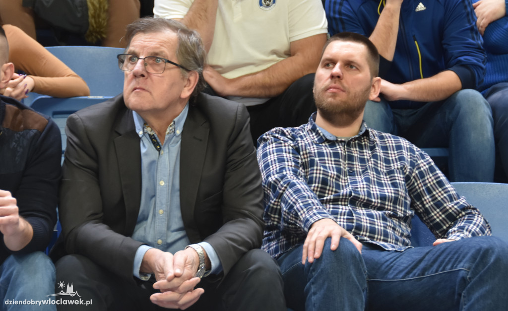 Kibice na meczu z Basketem Brno