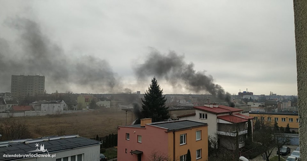 Czarny dym nad Śródmieściem