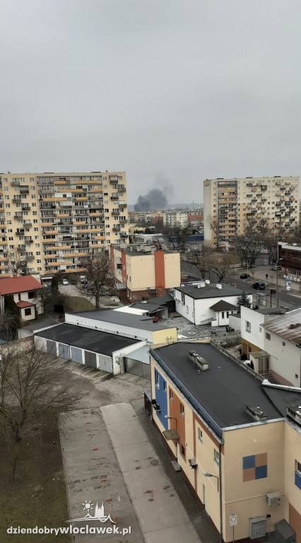 Czarny dym nad Śródmieściem