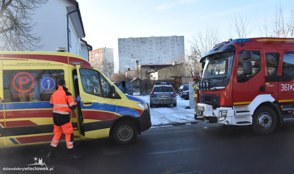 Seicento wypadło z jezdni na Dziewińskiej