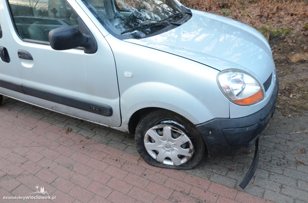 Ślisko na Zgodnej: seat uderzył w audi