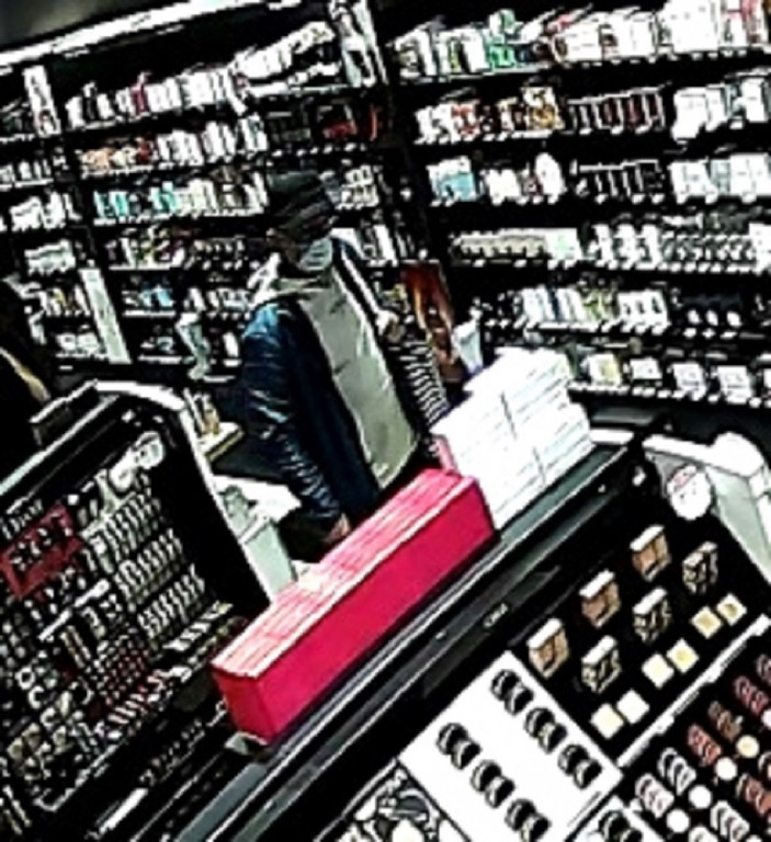 Poszukiwany złodziej perfum