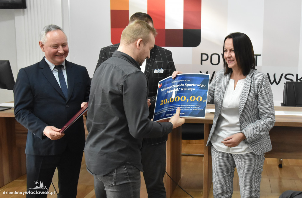 Starostwo rozdało kasę klubom sportowym