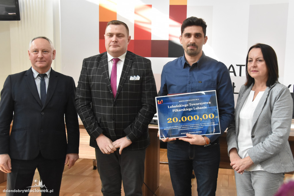 Starostwo rozdało kasę klubom sportowym