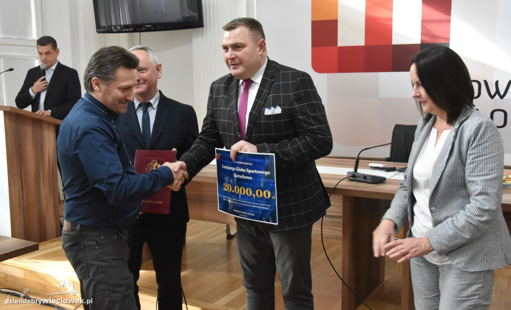Starostwo rozdało kasę klubom sportowym