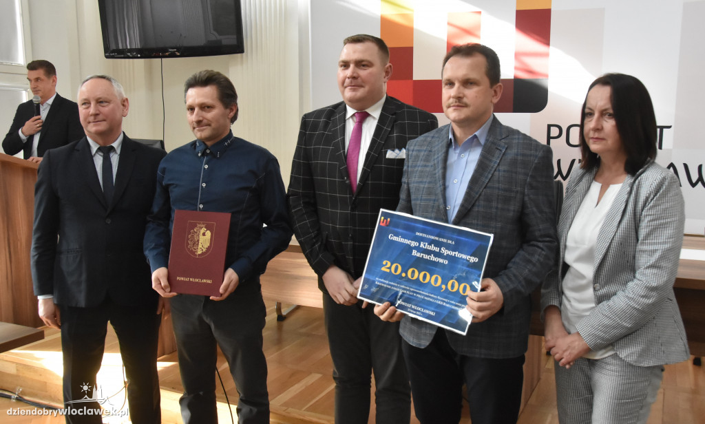 Starostwo rozdało kasę klubom sportowym