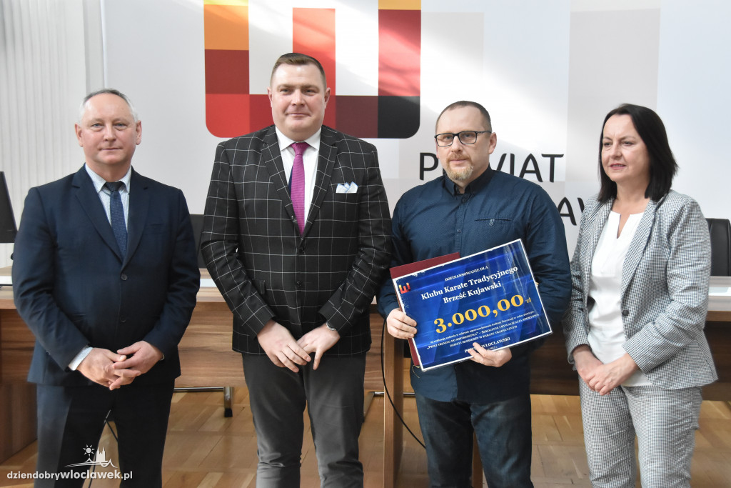 Starostwo rozdało kasę klubom sportowym
