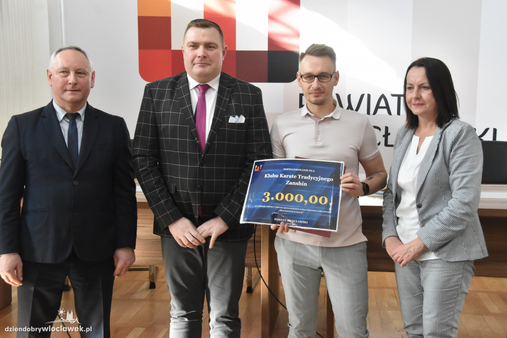 Starostwo rozdało kasę klubom sportowym