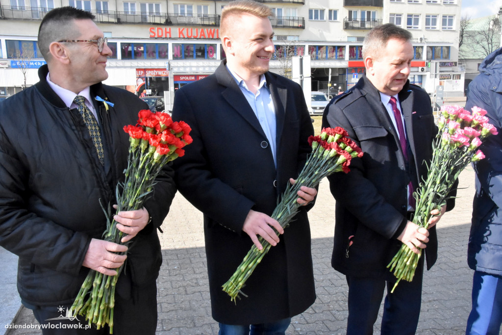 Goździk od Lewicy w Dzień Kobiet