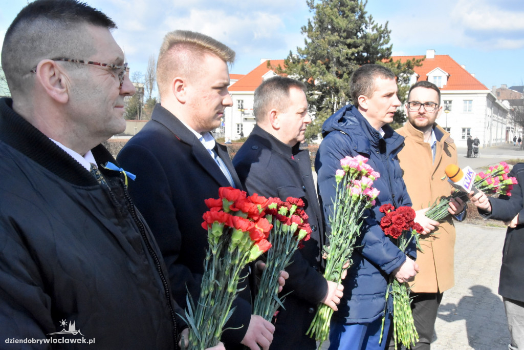 Goździk od Lewicy w Dzień Kobiet