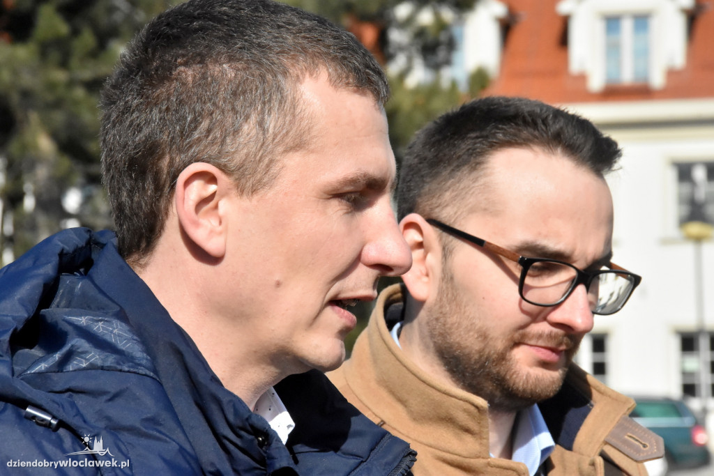 Goździk od Lewicy w Dzień Kobiet