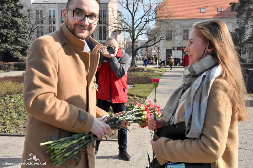 Goździk od Lewicy w Dzień Kobiet