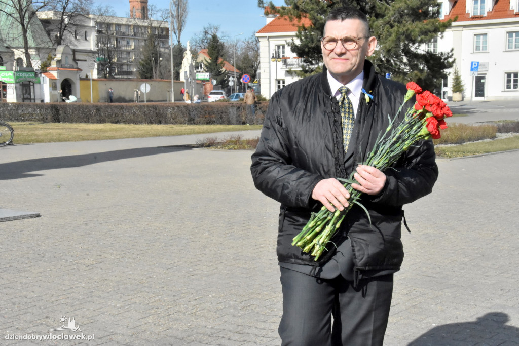 Goździk od Lewicy w Dzień Kobiet