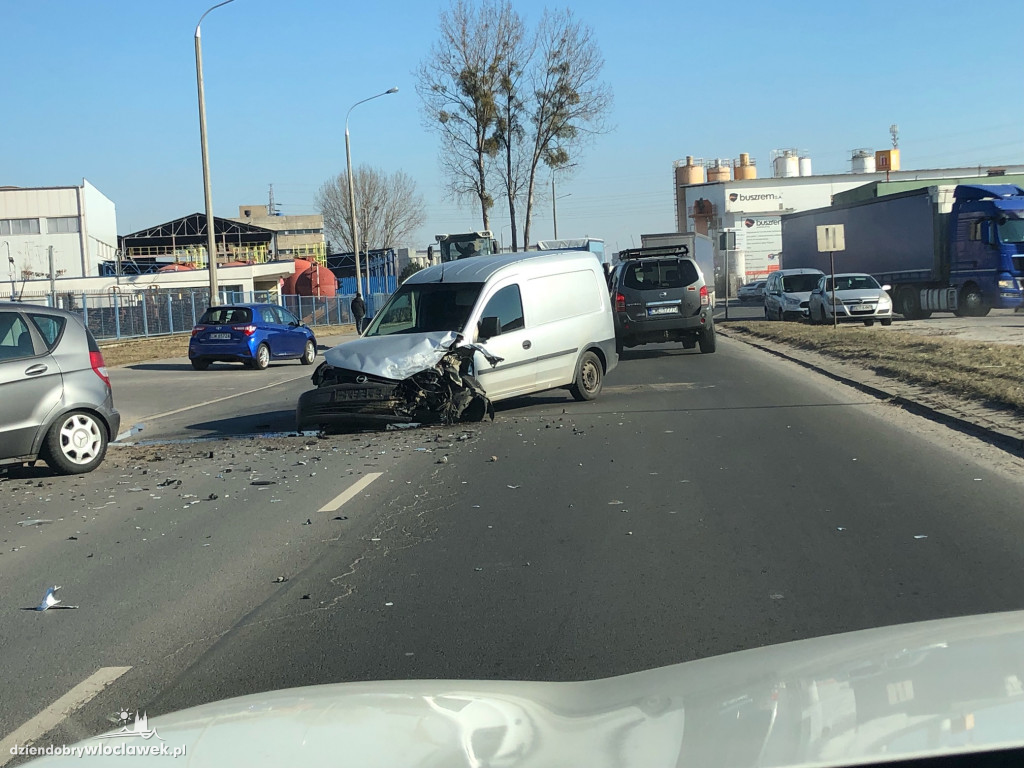 Zderzenie dwóch aut przy Netto