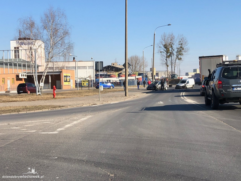 Zderzenie dwóch aut przy Netto