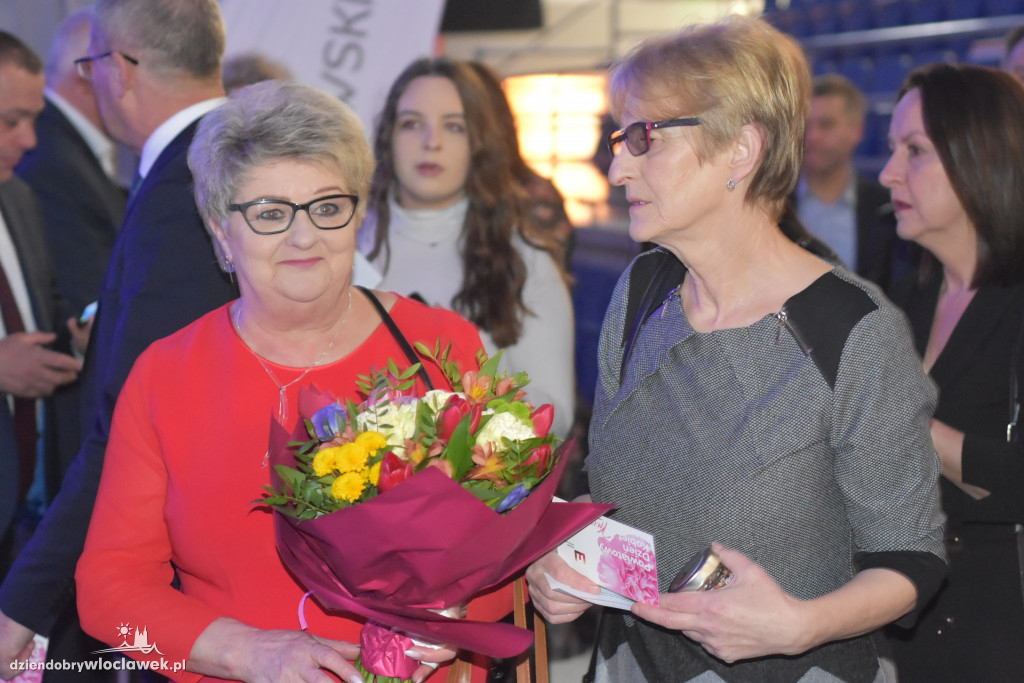 Powiatowy Dzień Kobiet w Hali Mistrzów