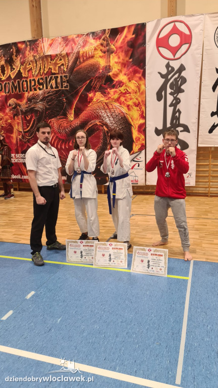 Dwa medale włocławskich karateków