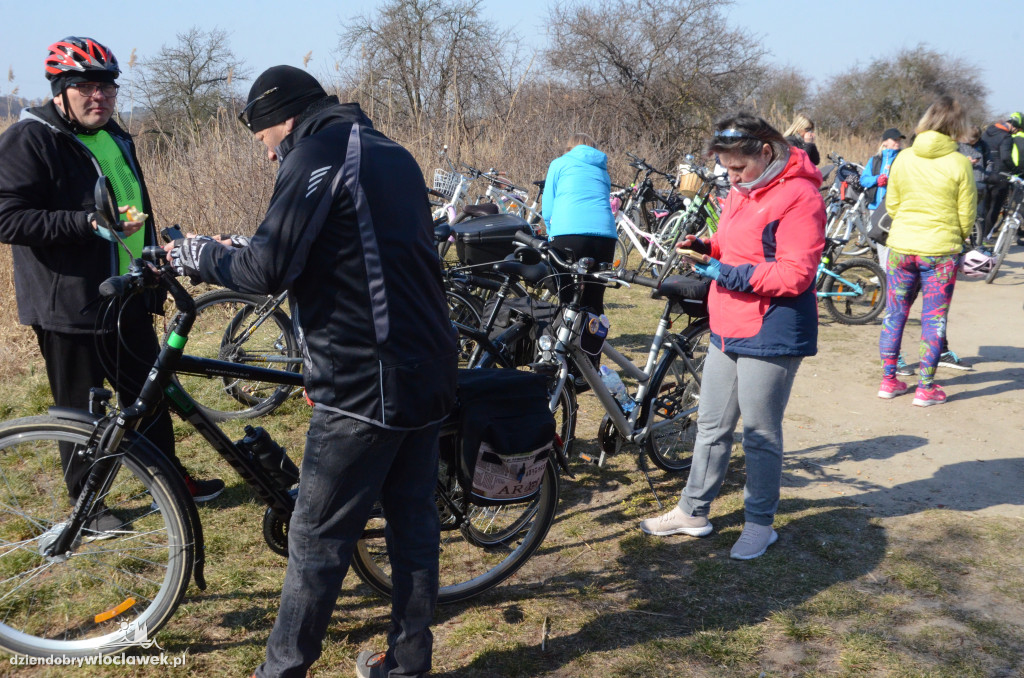 Pojechali rowerami topić marzanny