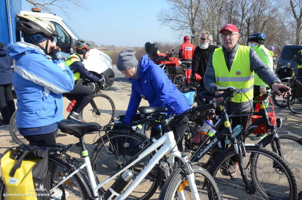 Pojechali rowerami topić marzanny