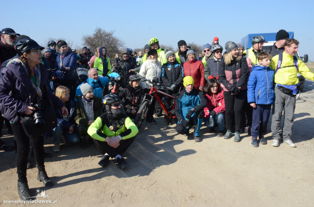Pojechali rowerami topić marzanny