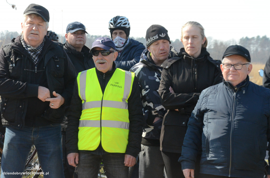 Pojechali rowerami topić marzanny