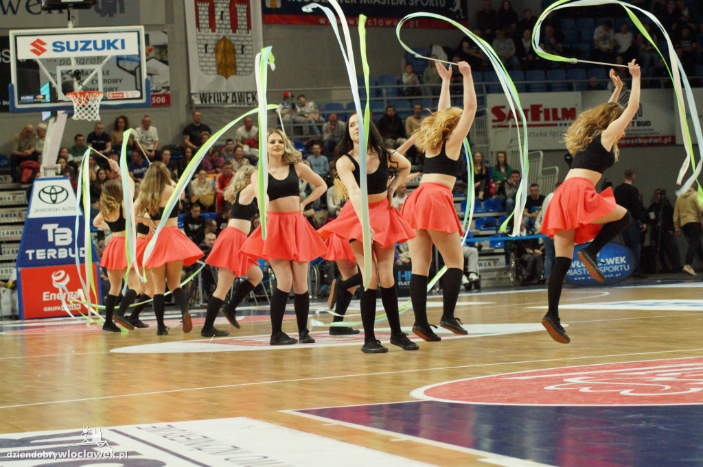 Cheerleaderki na meczu Anwil vs Legia