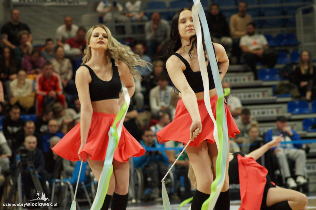 Cheerleaderki na meczu Anwil vs Legia