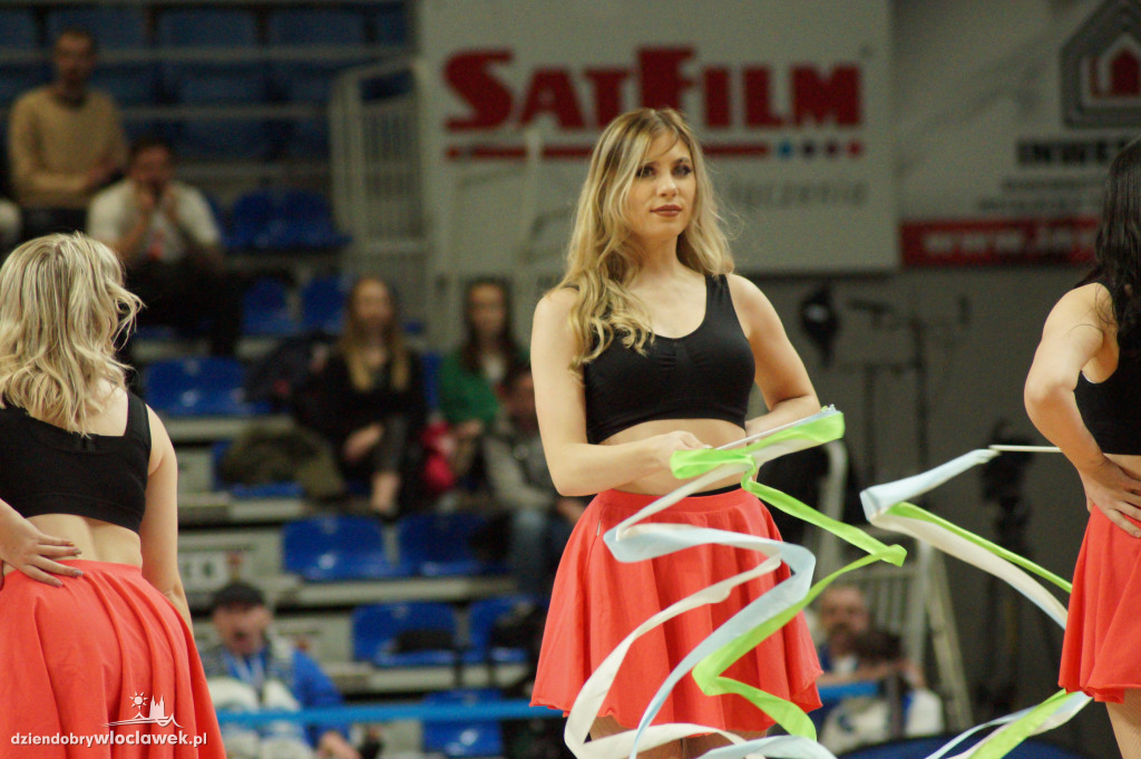 Cheerleaderki na meczu Anwil vs Legia
