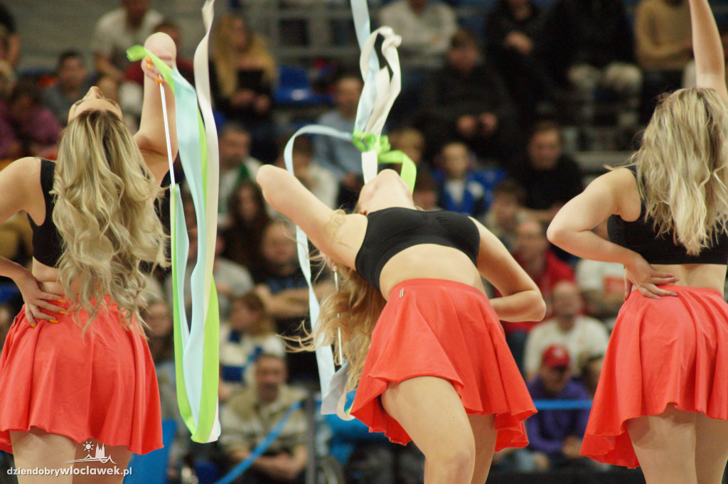 Cheerleaderki na meczu Anwil vs Legia