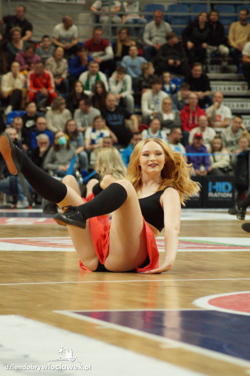 Cheerleaderki na meczu Anwil vs Legia