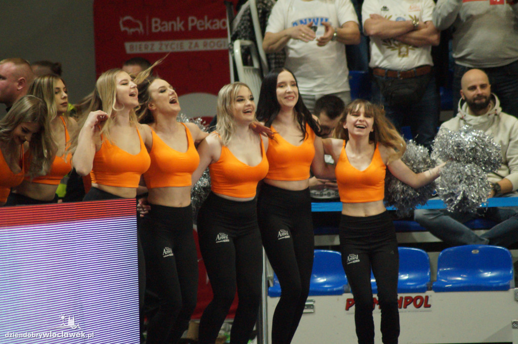 Cheerleaderki na meczu Anwil vs Legia